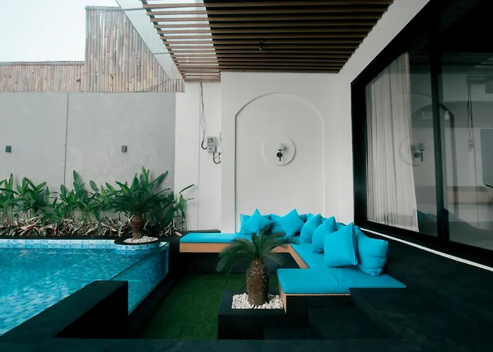 4 Bedroom With Private Pool Near Lafavela سمينياك