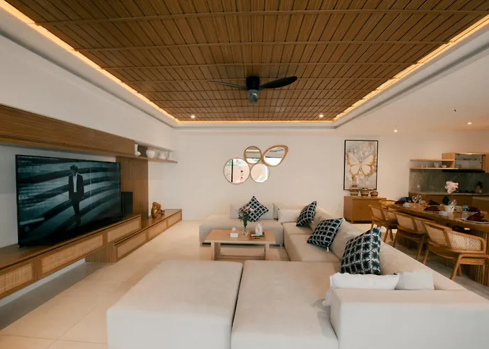 4 Bedroom With Private Pool Near Lafavela فيلة *