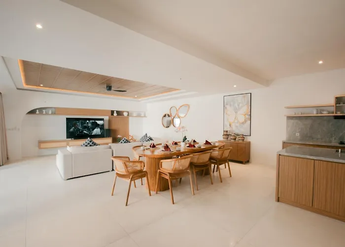 4 Bedroom With Private Pool Near Lafavela * سمينياك