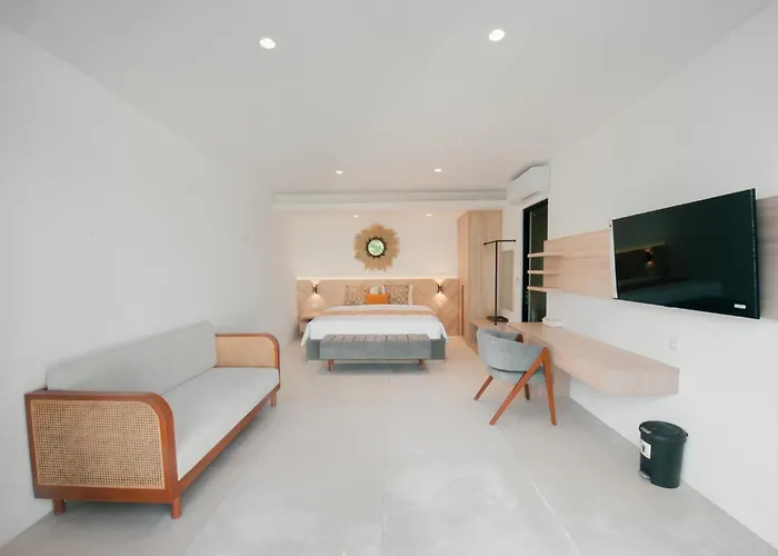 فيلة 4 Bedroom With Private Pool Near Lafavela *
