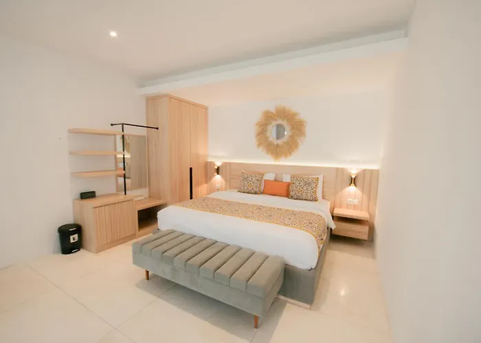 4 Bedroom With Private Pool Near Lafavela فيلة سمينياك