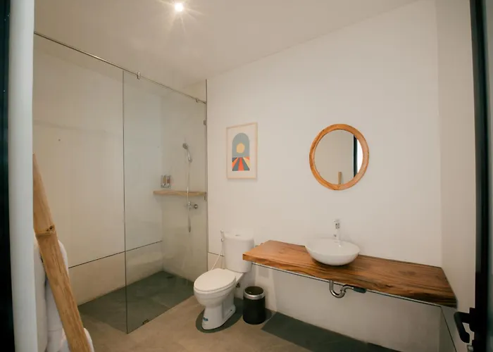 4 Bedroom With Private Pool Near Lafavela فيلة