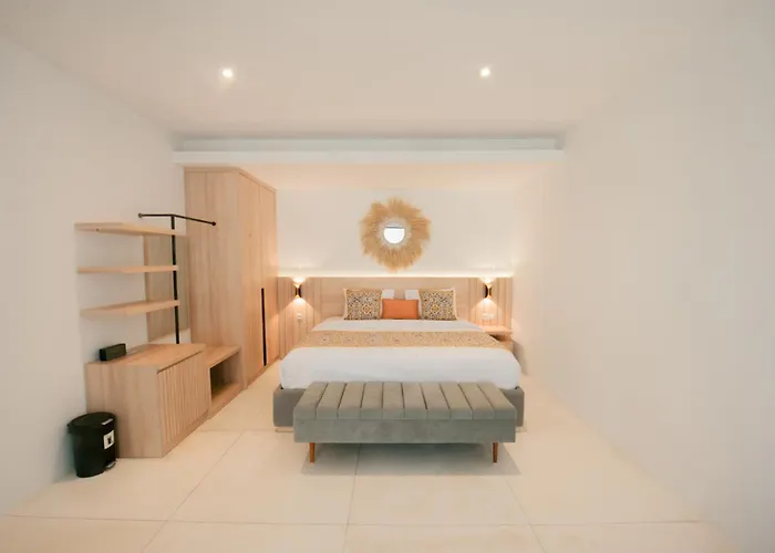 4 Bedroom With Private Pool Near Lafavela فيلة سمينياك