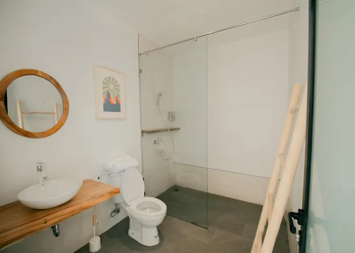4 Bedroom With Private Pool Near Lafavela *