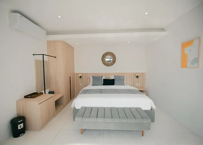 فيلة 4 Bedroom With Private Pool Near Lafavela