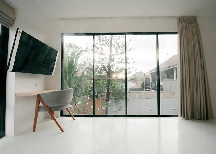 4 Bedroom With Private Pool Near Lafavela سمينياك