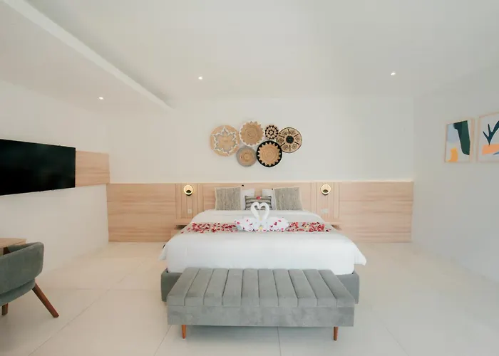 فيلة 4 Bedroom With Private Pool Near Lafavela *